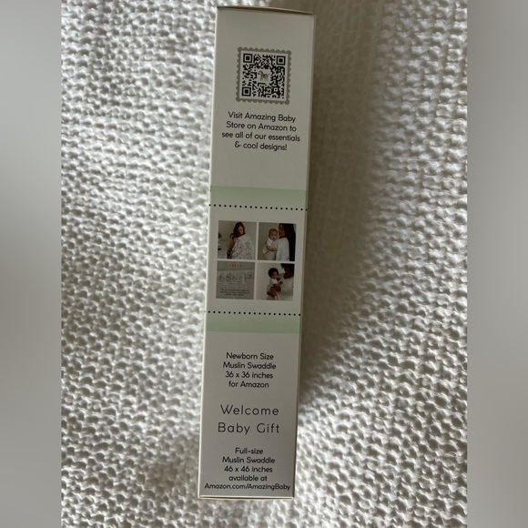 NWT Bundle 2x baby items: Swaddle and Onesie - Picture 5 of 7